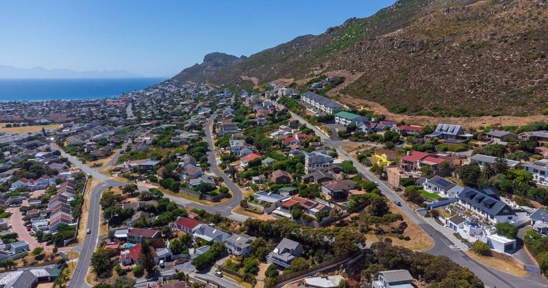 7 Bedroom Property for Sale in Fish Hoek Western Cape